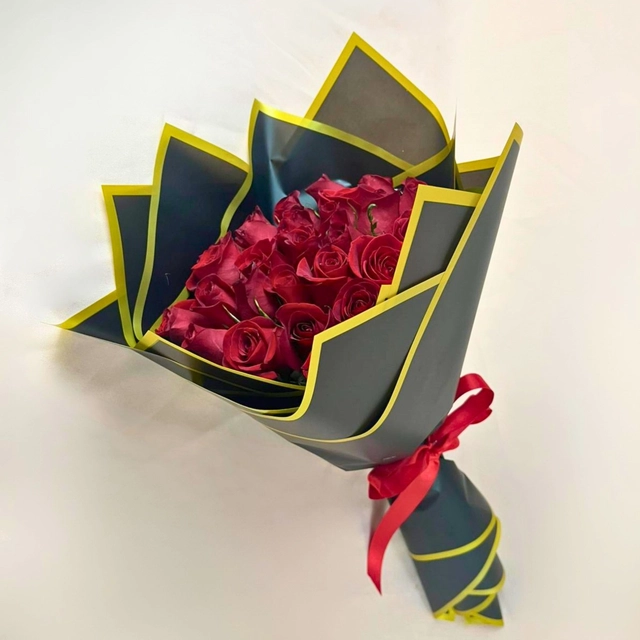 RAMO DE 24 ROSAS