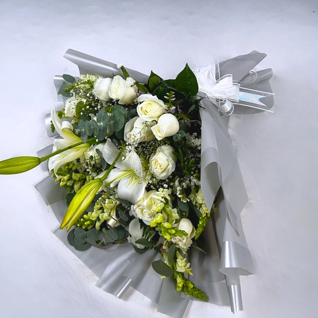 RAMO AMOR PURO 12 ROSAS 1 CASABLANCA