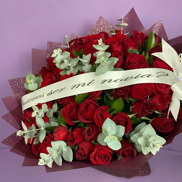Ramo 50 Rosas "¿Quieres Ser Mi Novia?"