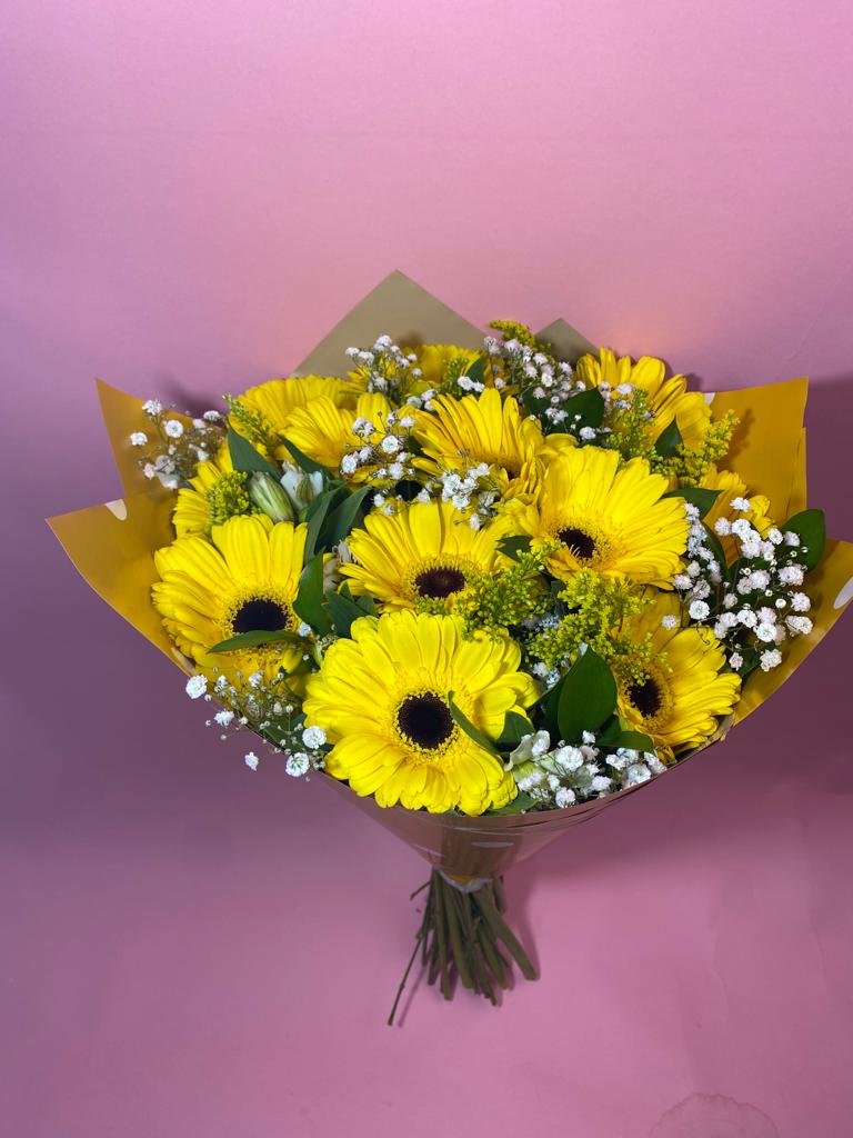 Bouquet De 12 Gerberas Con Follajes