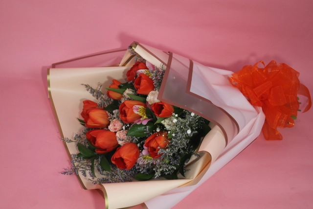 Ramo Con 10 Tallos De Tulipán